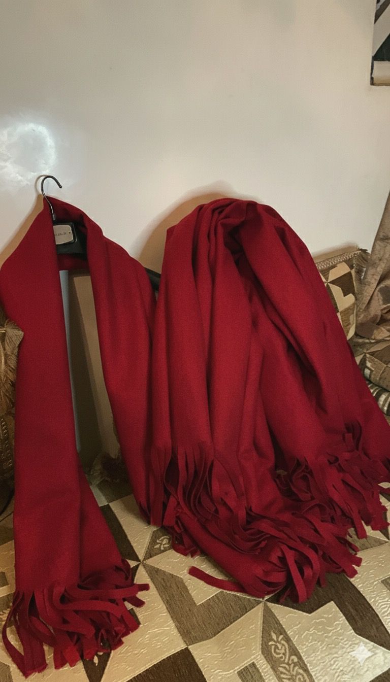 ✨الشال الاحمرالفاخر 😍 الدفء والأناقة فآن واحد